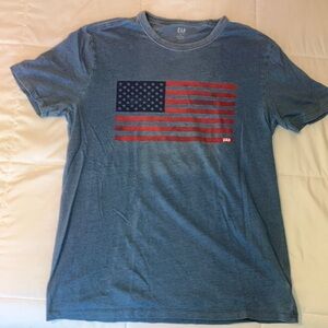 GAP Heather Blue Graphic T-Shirt, Medium (men’s)
